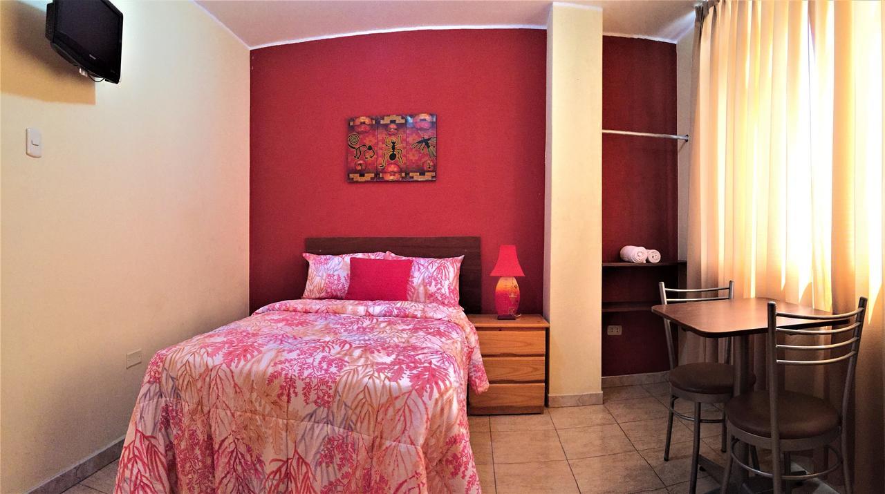 Gobernadora Hostal Rodinn מראה חיצוני תמונה