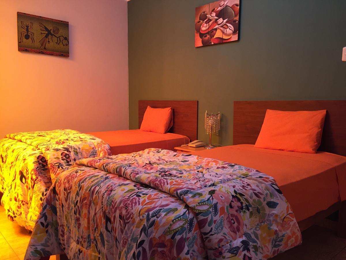 Gobernadora Hostal Rodinn מראה חיצוני תמונה