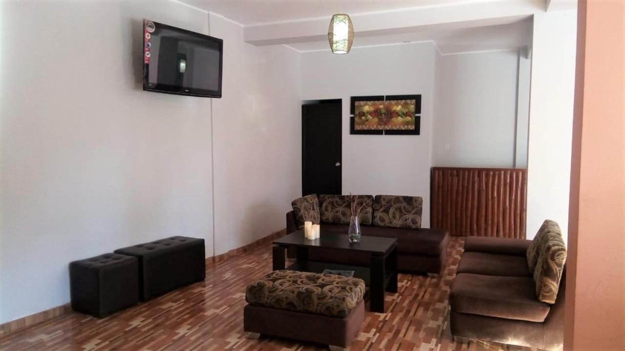 Gobernadora Hostal Rodinn מראה חיצוני תמונה